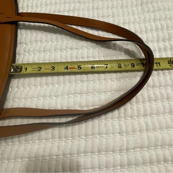 Liz Claiborne Marina Tote Bag Maple Large Purse . Pre-owned. See pictures. - Picture 13 of 13